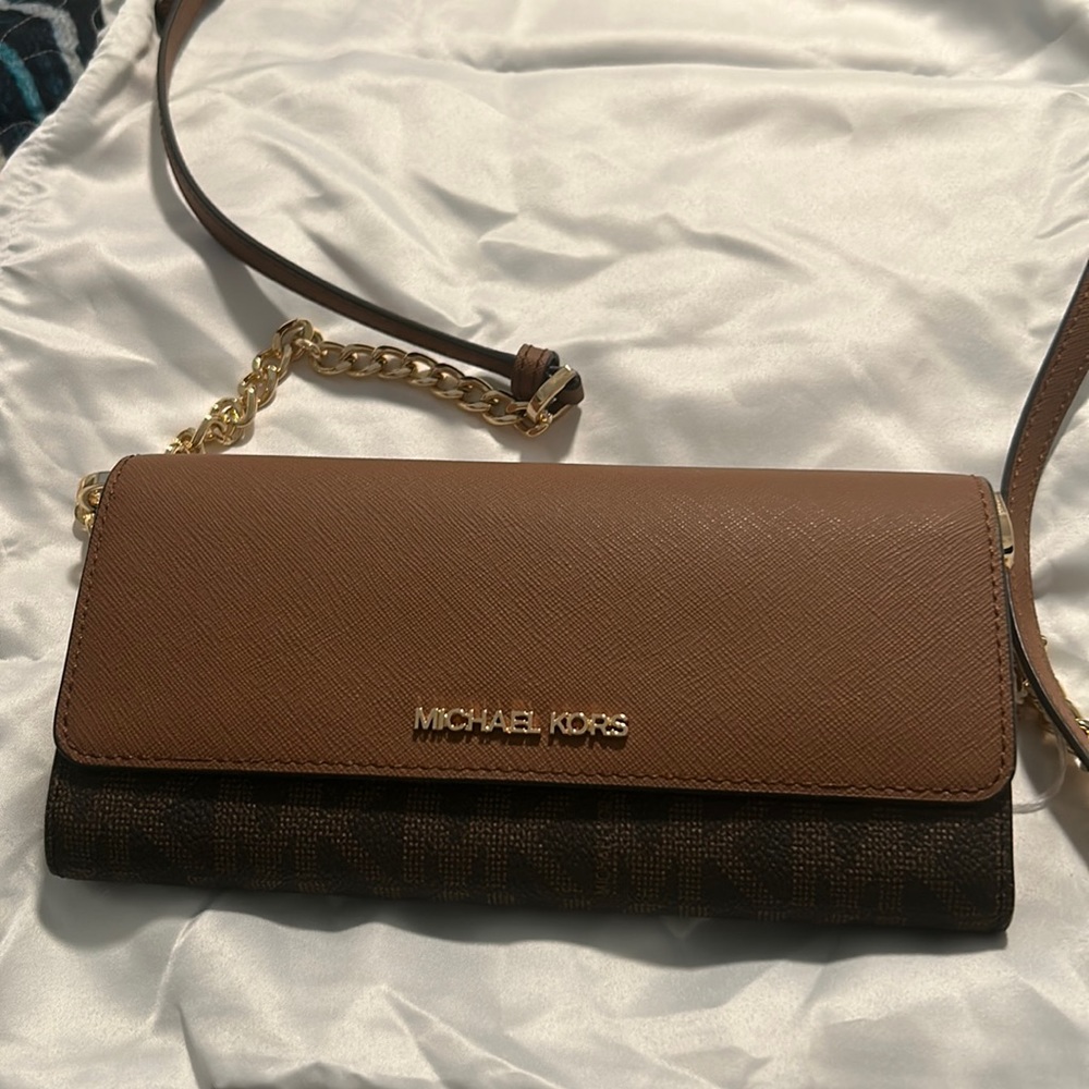 Michael Kors Crossbody nwot..